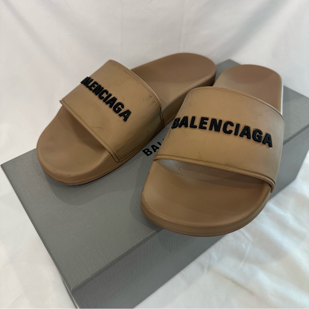 Balenciaga rubber sandal size 37